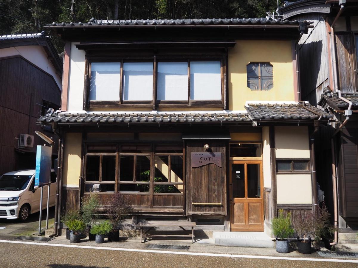 Cafe & Bb Guri Bed & Breakfast Ine Exterior photo