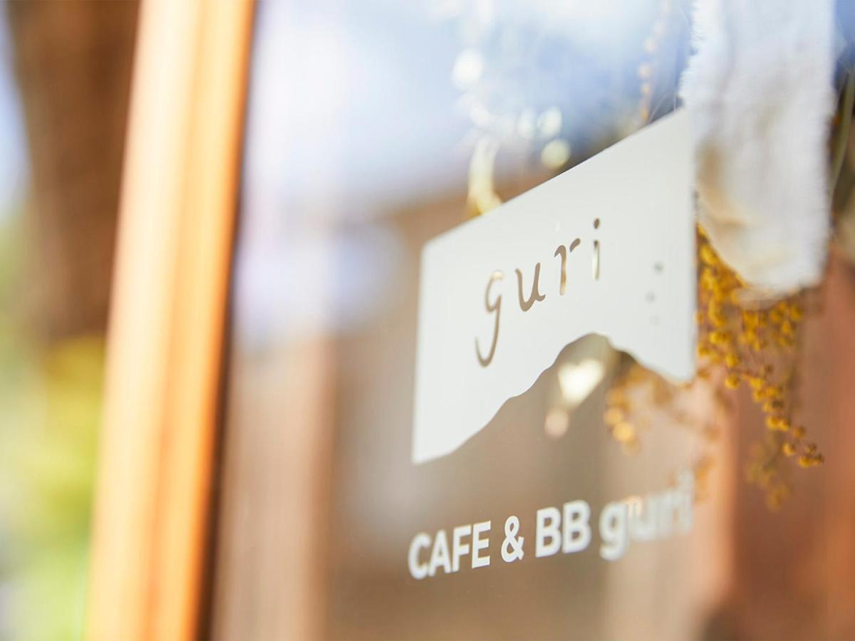 Cafe & Bb Guri Bed & Breakfast Ine Exterior photo